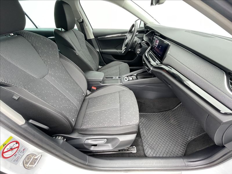 Škoda Octavia 2,0 TDI 4x4 DSG Style Plus TZ - fotka 17 z 23