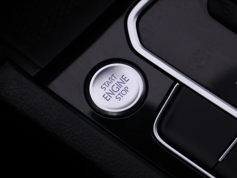 Volkswagen Passat 2,0 TDI 110kW DSG Matrix DPH - fotka 29 z 39