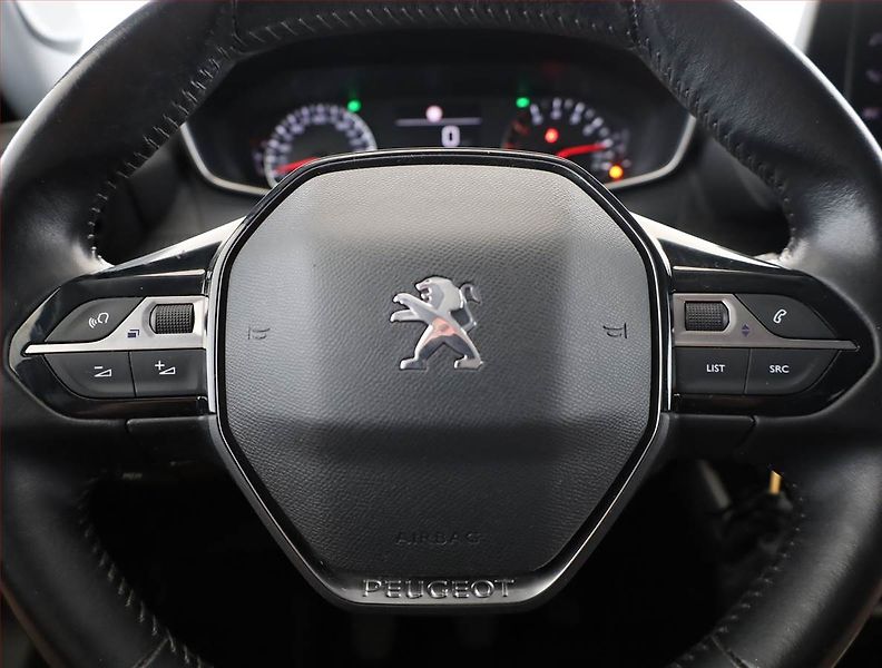 Peugeot 2008 (2020) 1.2 PureTech, ČR,1.maj - fotka 8 z 18