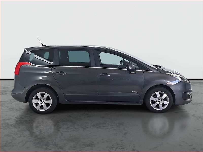 Peugeot 5008 (2014) 1.6 HDi, Navi, Tempomat - fotka 6 z 17