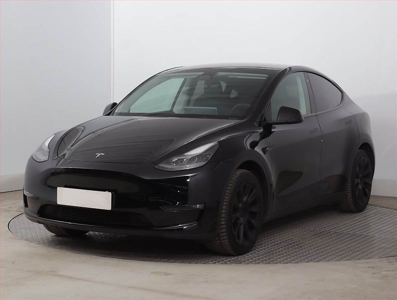 Tesla Model Y (2023) Long Range AWD 79kWh, SoH 92% - fotka 2 z 24
