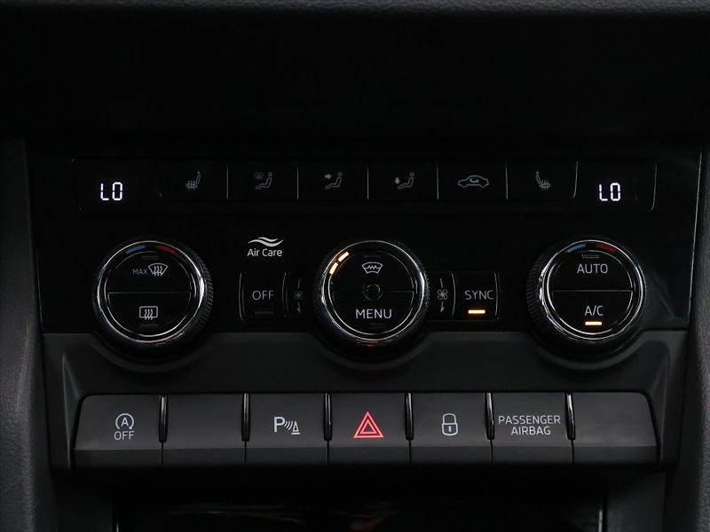 Škoda Karoq 1,5 TSI 110kW DSG Matrix DPH - fotka 25 z 34