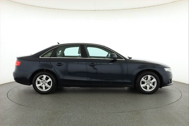 Audi A4 (2009) 2.0 TDI, jezdí výborně - fotka 6 z 17