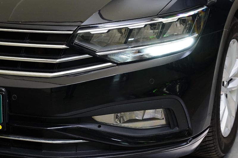 Volkswagen Passat - fotka 9 z 26