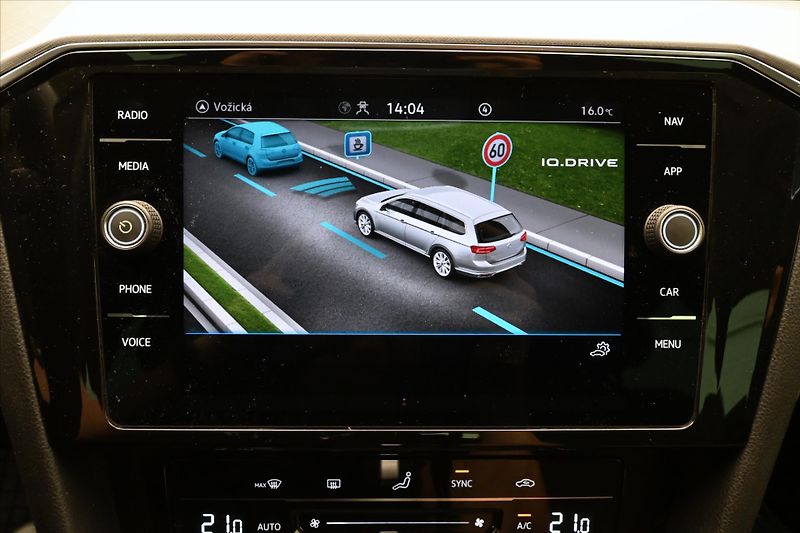 Volkswagen Passat 2,0 TDI 110kW DSG Business Zár - fotka 16 z 27