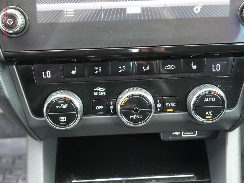 Škoda Octavia (2019) 1.6 TDi, ČR, Style, LED - fotka 13 z 18