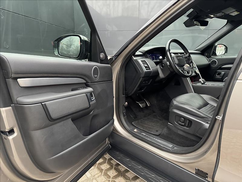 Land Rover Discovery 3,0 D300 R-DYNAMIC HSE ČR DPH - fotka 10 z 29