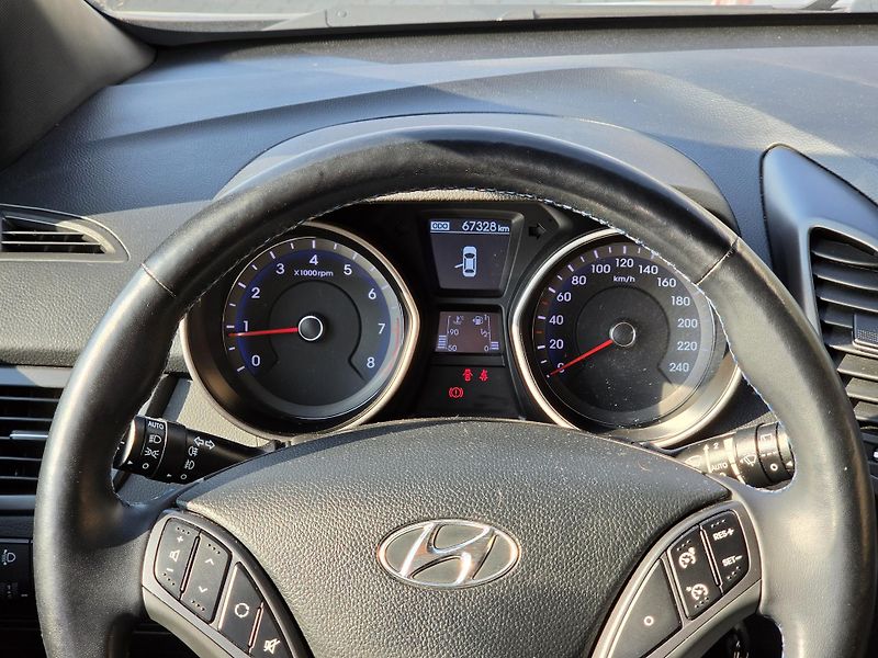 Hyundai i30 (2016) 1,6 GDI 99kW WG - fotka 14 z 17