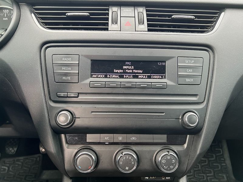 Škoda Octavia (2014) 1.6TDi 77kW! 2x kola! 1.maj+ČR - fotka 13 z 18