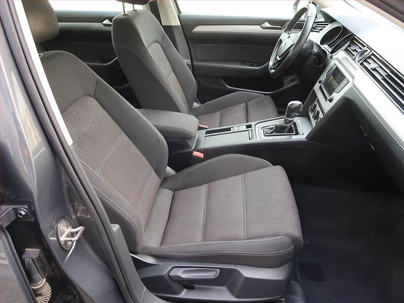 Volkswagen Passat (2016) Business 2.0 TDI, Automat - fotka 9 z 18
