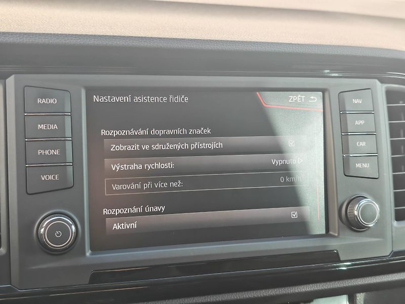 Seat Ateca DSG 4WD 2,0 TSI - fotka 21 z 30