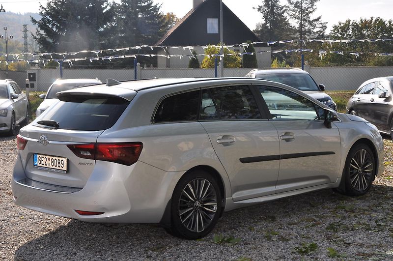 Toyota Avensis 2.0i 112kW KOMBI A/T Panorama - fotka 3 z 20