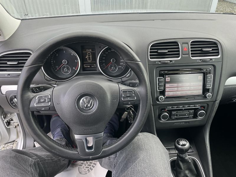 Volkswagen Golf 1.6TDi 105PS  6 HIGHLINE TOP!! - fotka 167 z 176