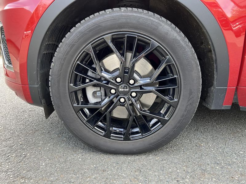 Jaguar E-Pace 2.0 D165 AWD R-DYNAMIC ZÁRUKA - fotka 22 z 22