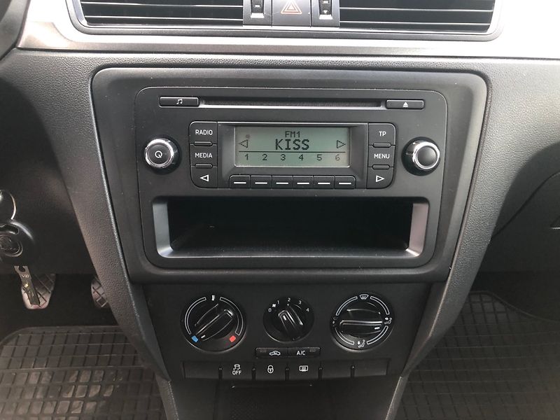 Škoda Rapid (2014) 1.2 TSI Tažné NOVA STK - fotka 10 z 27