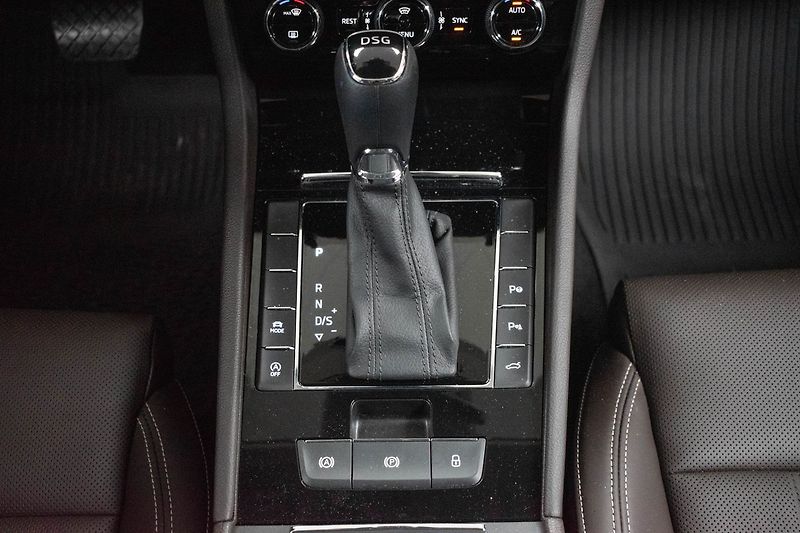 Škoda Superb 2.0 TDI L&K*2xKOLA*DSG*ACC*ČR* - fotka 25 z 42