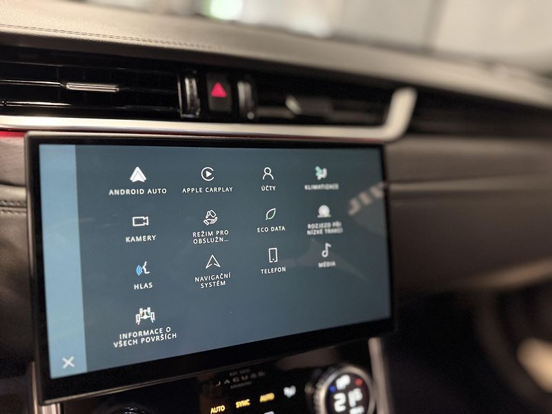 Jaguar XF (2021) 2.0d R-Dynamic, REZERVOVANO - fotka 39 z 56