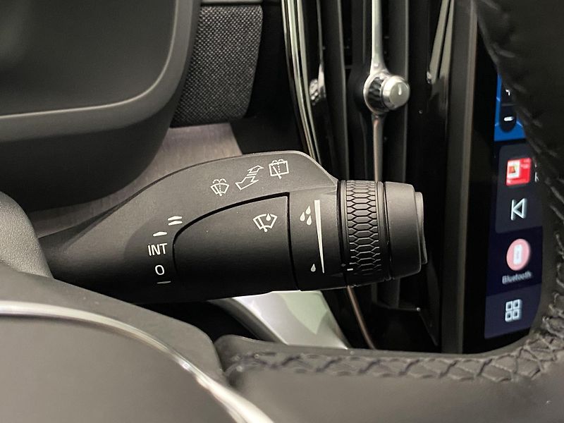 Volvo XC90 (2026) T8 AWD RECHARGE DARK ULTRA - fotka 35 z 76