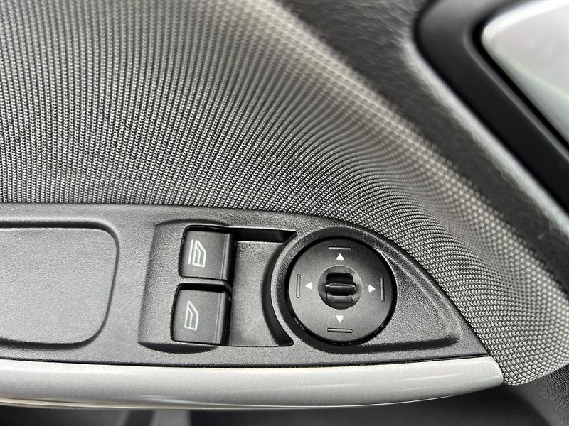 Ford Focus 1.0i KLIMATIZACE ALU PŮVOD ČR - fotka 12 z 37