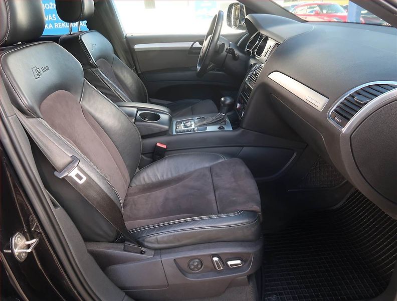 Audi Q7 (2014) S-Line 3.0 TDI, 4X4, Automat - fotka 9 z 27