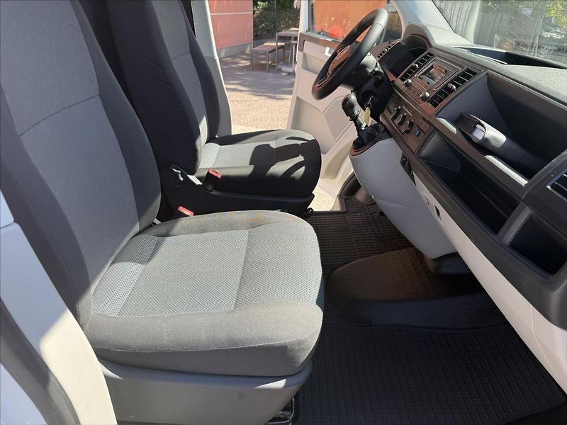 Volkswagen Transporter 2,0 TDi 4Motion L2H2 - fotka 17 z 36