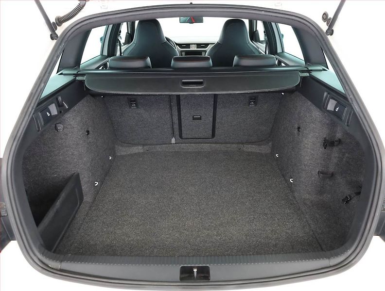 Škoda Octavia (2014) RS 2.0 TDI, Automat, Kůže - fotka 19 z 20