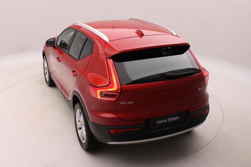 Volvo XC40 T4 MOMENTUM AUT CZ - fotka 18 z 42