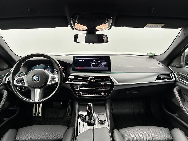 BMW Řada 5 3,0 530d 210kW xD M-Paket DPH - fotka 15 z 33