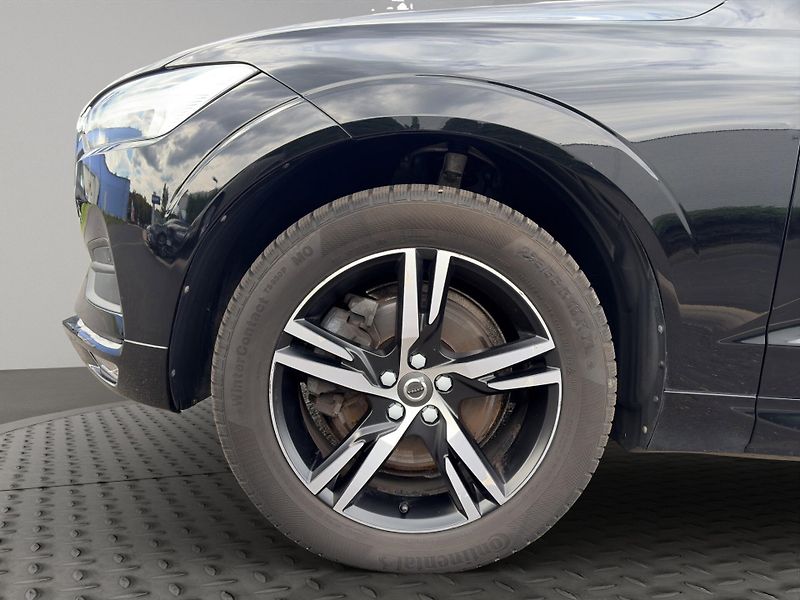 Volvo XC60 (2020) Momentum Pro B4 4x4 1.majitel - fotka 22 z 30