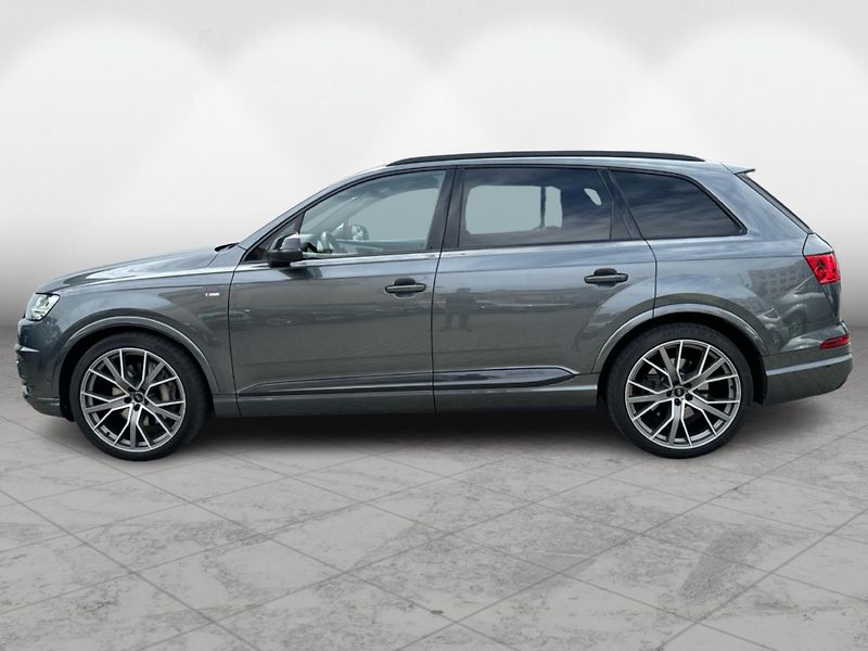 Audi Q7 3.0 TDI Quattro S-Line 7míst - fotka 3 z 27
