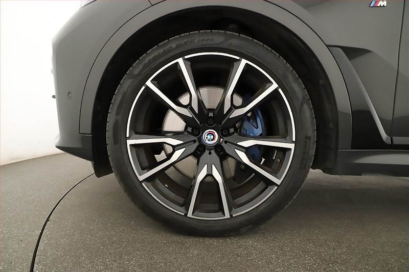 BMW X7 (2022) xDrive40d - fotka 12 z 30