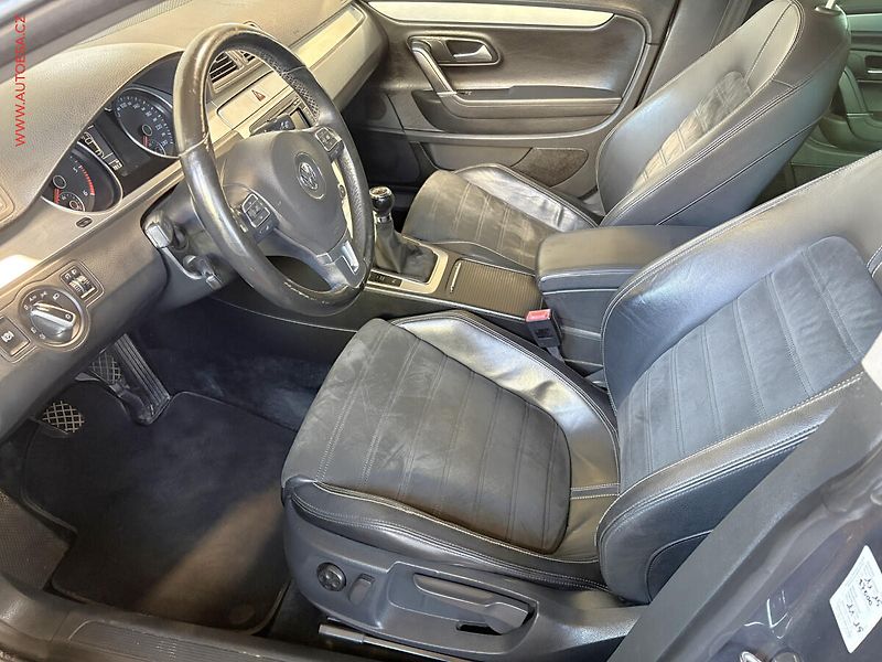 Volkswagen CC (2008) 2.0 TDi, Sport - fotka 9 z 16