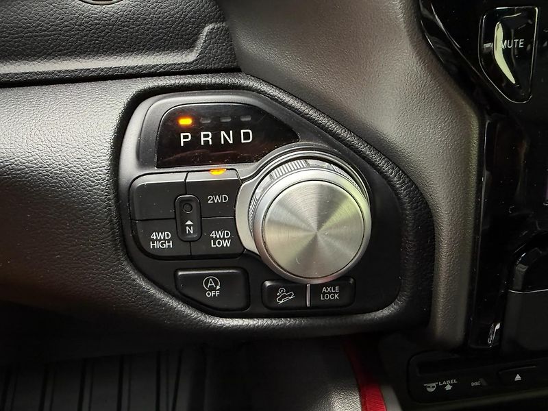 Dodge RAM (2019) +HEMI+REBEL+FUEL+LIFT+ - fotka 17 z 20