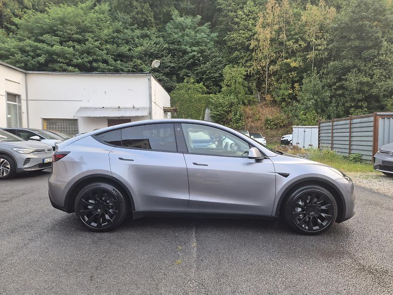 Tesla Model Y ZAMLUVENO ! - fotka 7 z 49