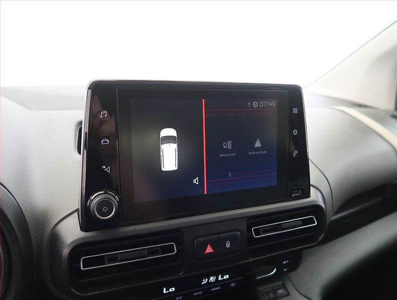 Citroën Berlingo (2020) Feel 1.2 PureTech, 7Míst, 1Maj - fotka 19 z 25