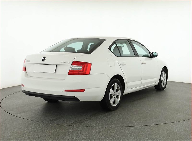 Škoda Octavia (2014) 1.6 TDI, Tempomat - fotka 5 z 14