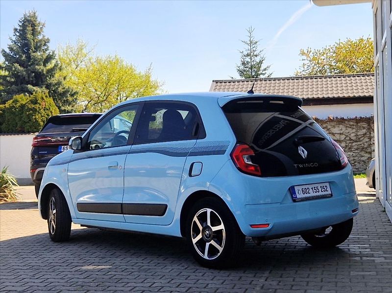 Hyundai i40 1,7 CRDi, Navi, Xenony, Tažné - fotka 3 z 26