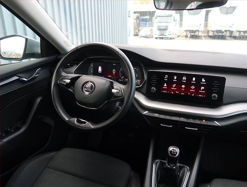 Škoda Octavia (2022) Ambition 2.0 TDI, ČR,1.maj - fotka 7 z 22