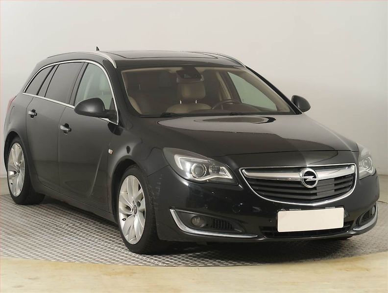 Opel Insignia (2014) 2.0 BiTurbo CDTI, ČR,1.maj - fotka 1 z 22
