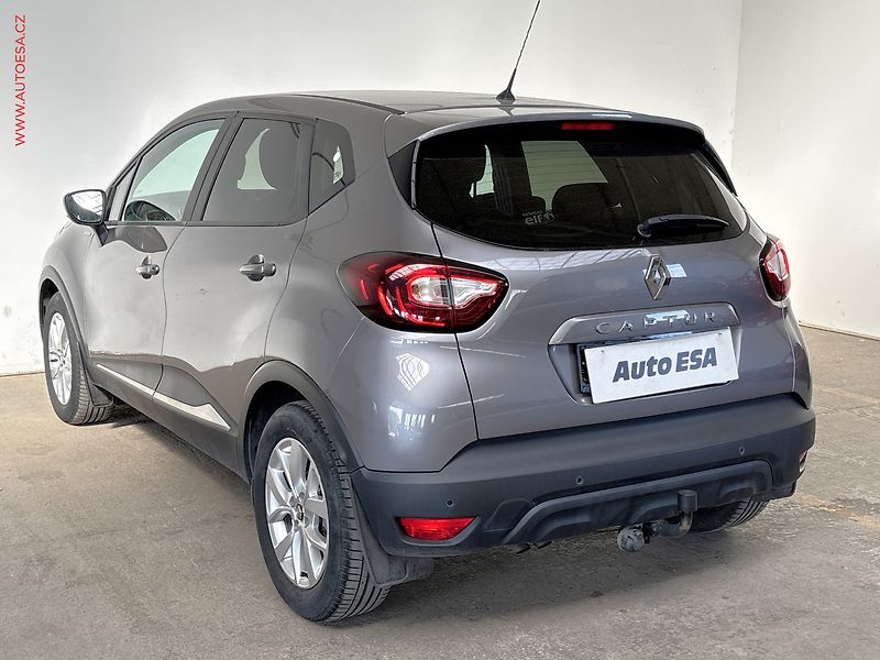 Renault Captur (2019) 1.3TCe, 1.maj,ČR, Klima - fotka 6 z 16