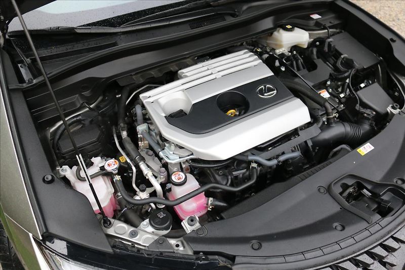 Lexus UX 250h 2,0 HEV, DSG, 1.Maj.  UX - fotka 60 z 64