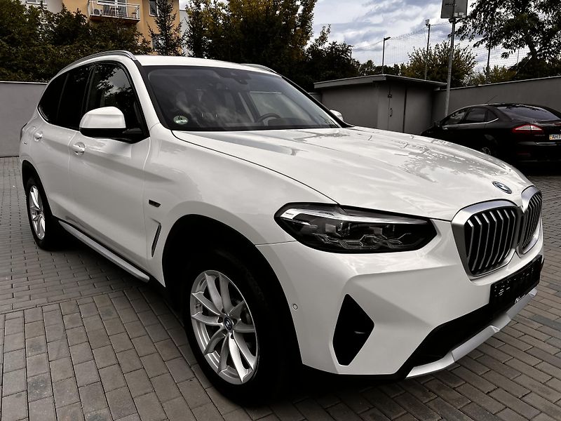 BMW X3 30e xDrive 215kw 1. majitel - fotka 3 z 28