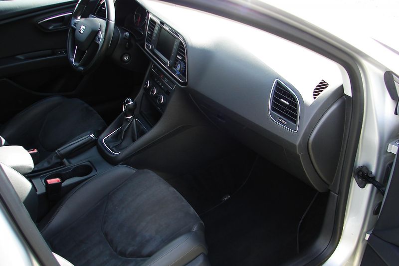 Seat Leon 1.6 TDi 110PS LED Navi-ZADÁN!  - fotka 10 z 42