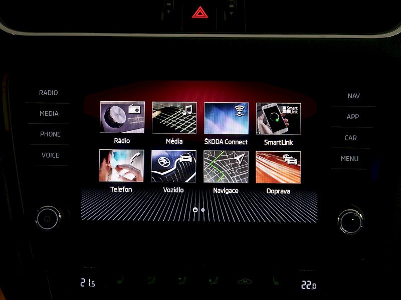Škoda Octavia (2019) RS 2.0TSI 180KW DSG NAVI - fotka 21 z 39