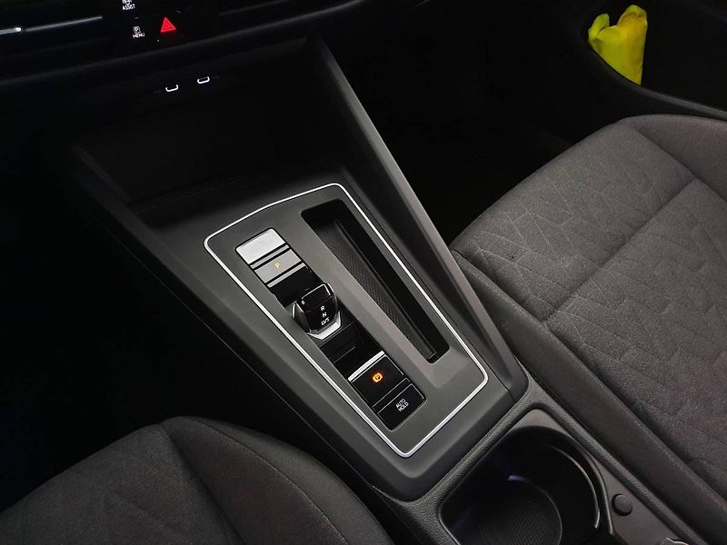 Volkswagen Golf Variant (2025) People 1.5 eTSI (85kW/116k) DS - fotka 13 z 25