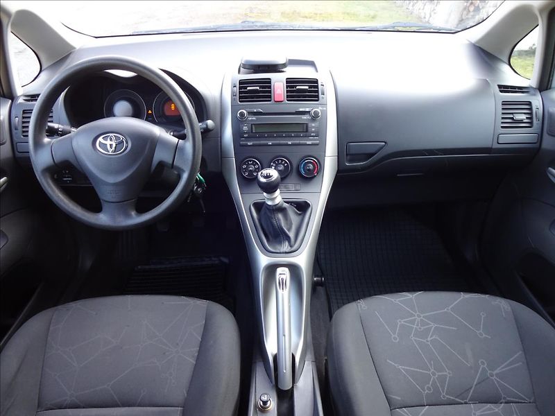 Toyota Auris 1,33 VVTi 74 kW - fotka 31 z 41