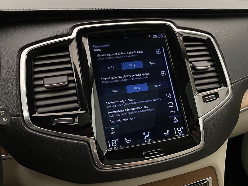 Volvo XC90 D5 AWD INSCRIPTION REZERVACE - fotka 47 z 54