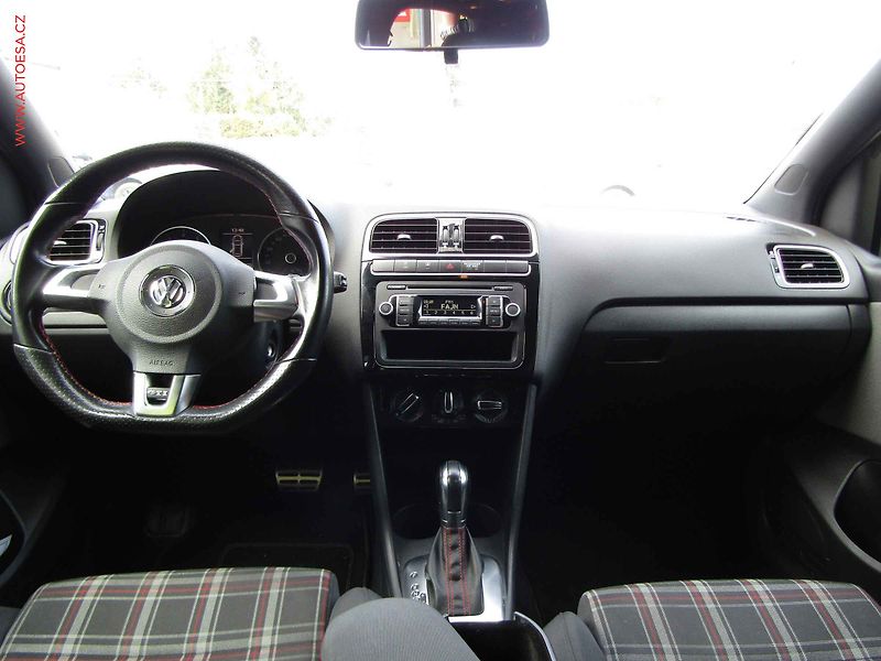Volkswagen Polo (2013) 1.4 TSI, ČR, GT, DSG - fotka 8 z 16