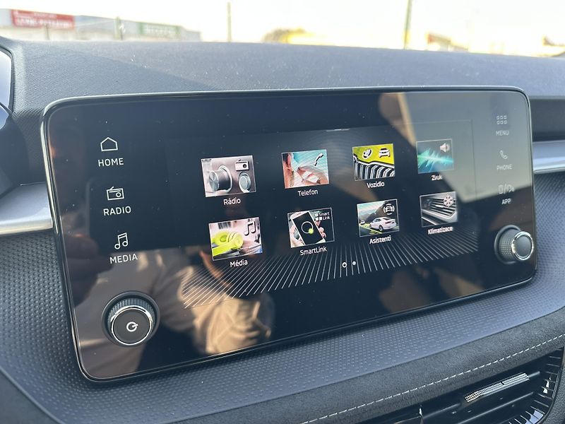 Škoda Fabia DYNAMIC 1.0TSI 85kW - fotka 12 z 13
