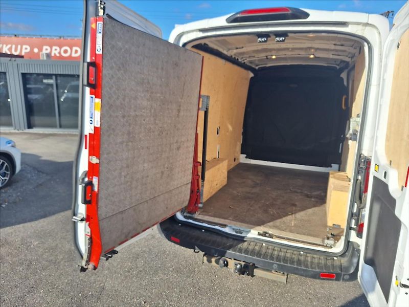 Ford Transit 2,0 TDCi  L2H2 + nájezdy - fotka 11 z 14